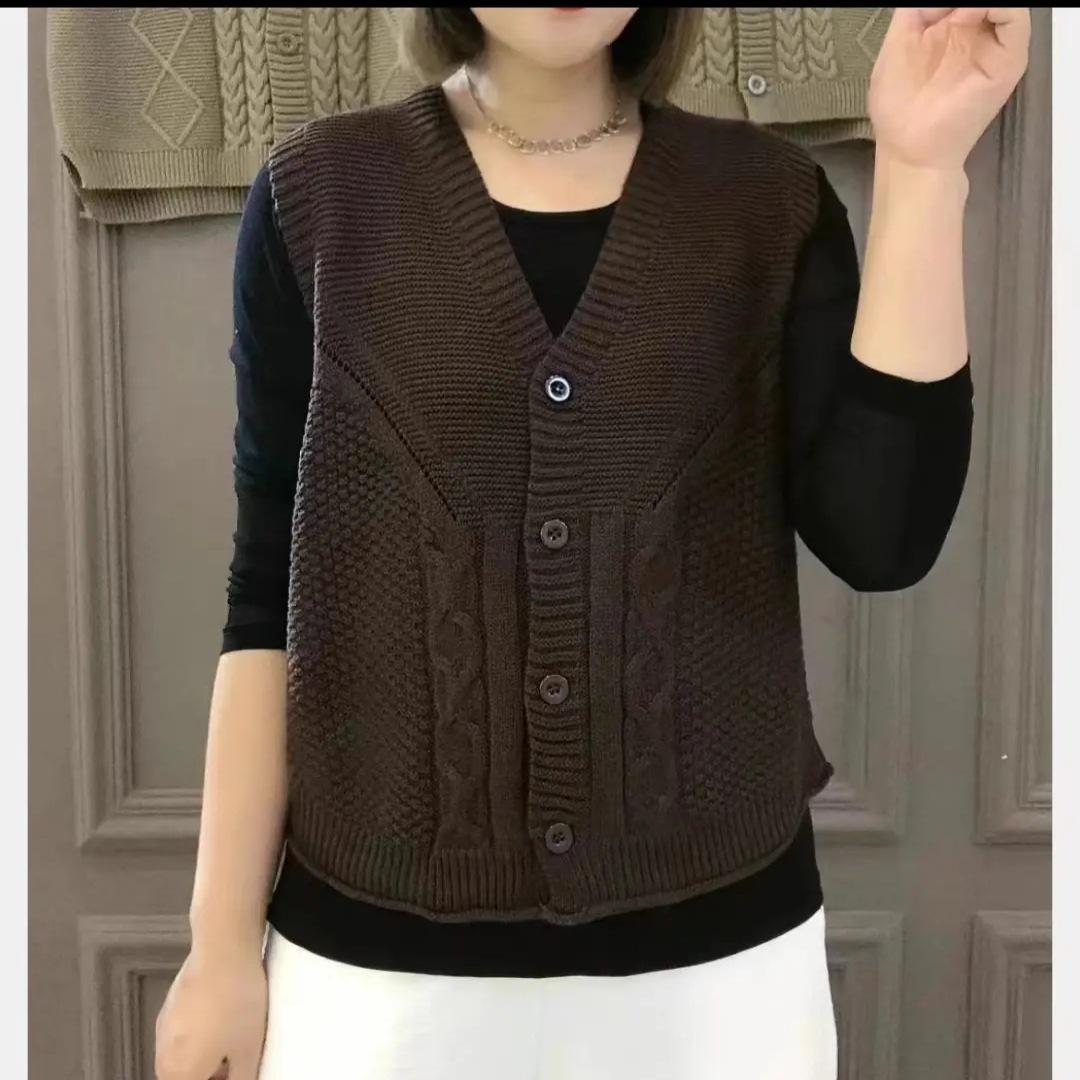 

Fashion Mom s Solid V-neck Knitted Vest Women s Autumn New Sleeveless Vest 3XL темно-коричневого кольору