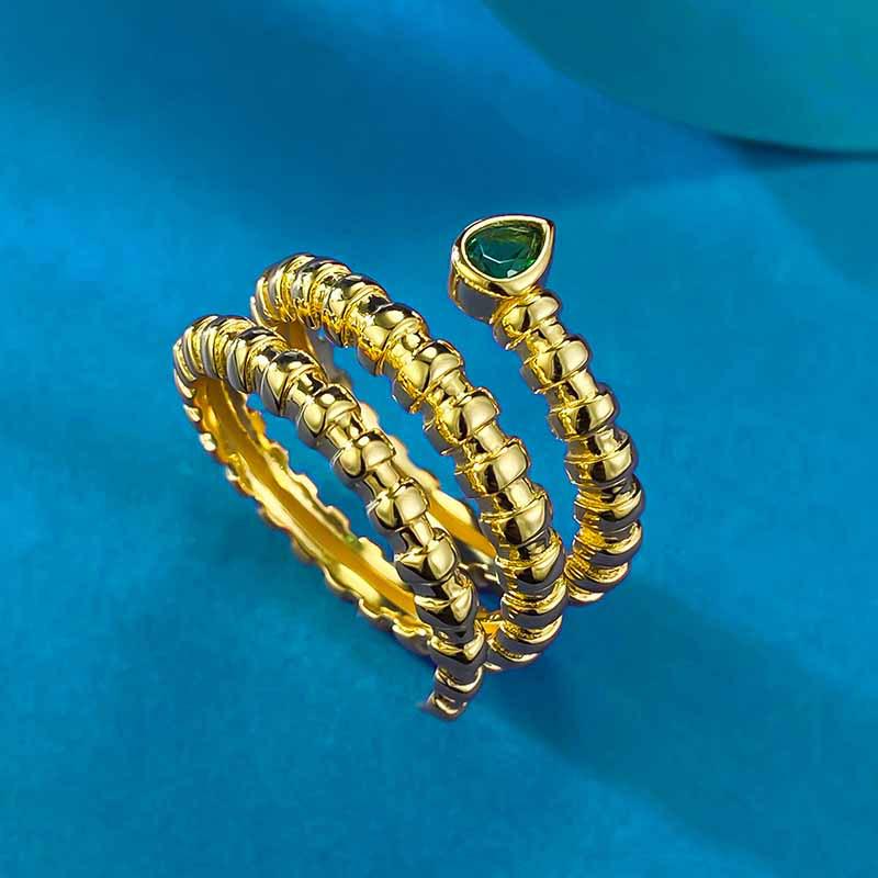 Xiancan Jewelry 2024 Women's S925 Silver Gold-Plated Snake-Shaped Ring with Simulated Emerald Cut.