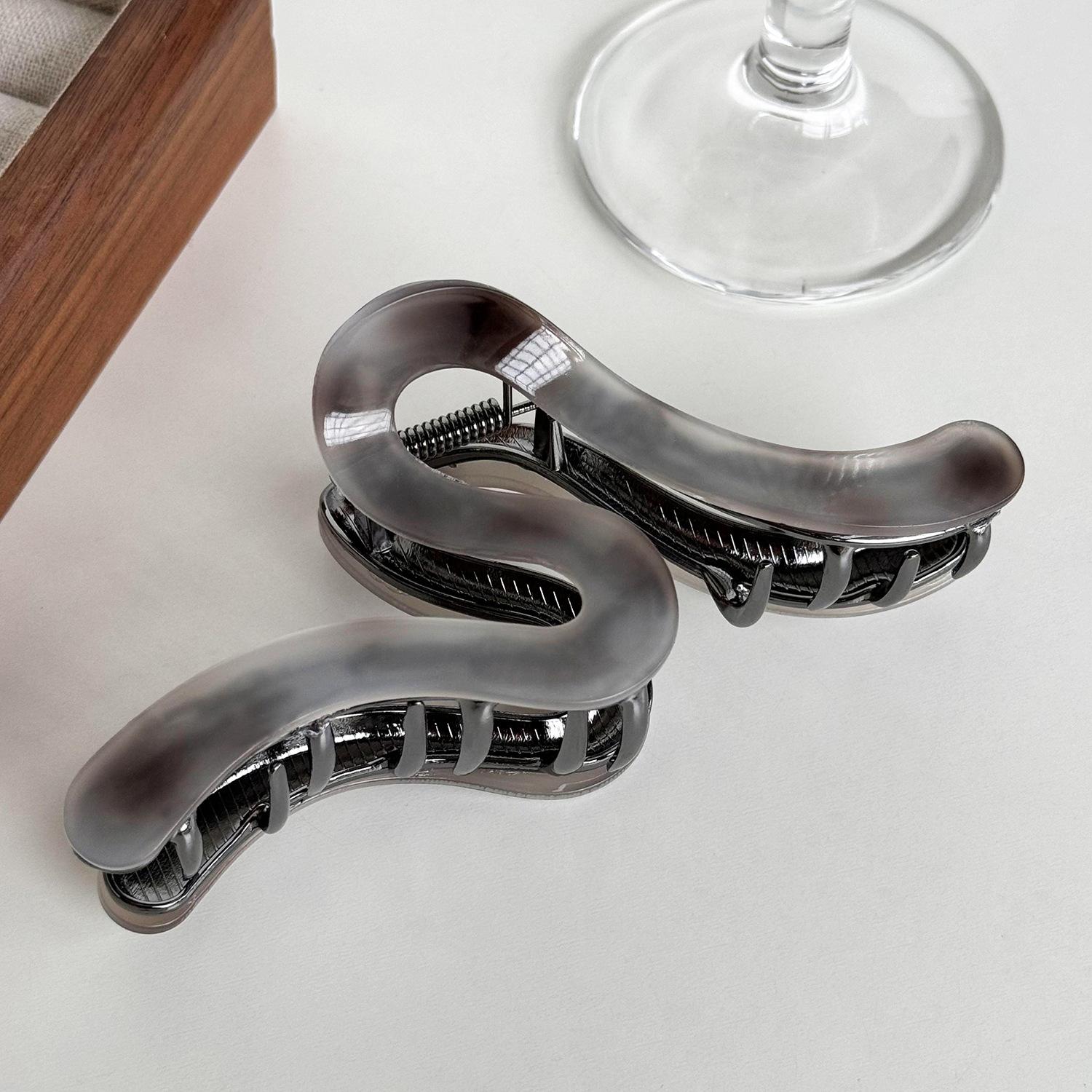 

Elegant Large Hair Gripper Clip In Trendy Colors For Sophisticated Womens Accessories Hair Gray12.7cm