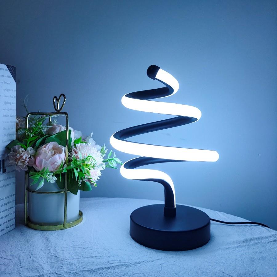 1PC Christmas Tree Modeling Creative Desk Lamp USB Three-tone Light Desk Lamp Decoration