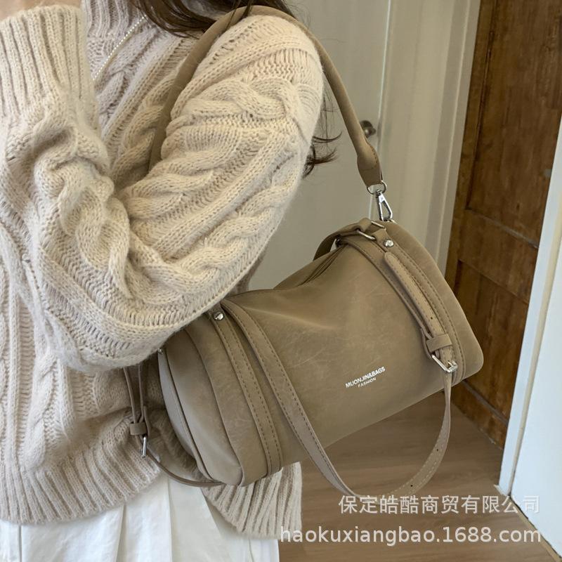Premium sense niche bag women's autumn and winter 2025 new versatile messenger bag casual explosion ins shoulder pillow bag