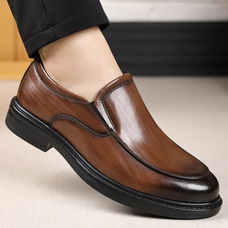 2025 New Designer Soft Leather Shoes for Men Spring Autumn  Solid Color Dress Shoes Male Fashion Casual Wedding Shoes Man