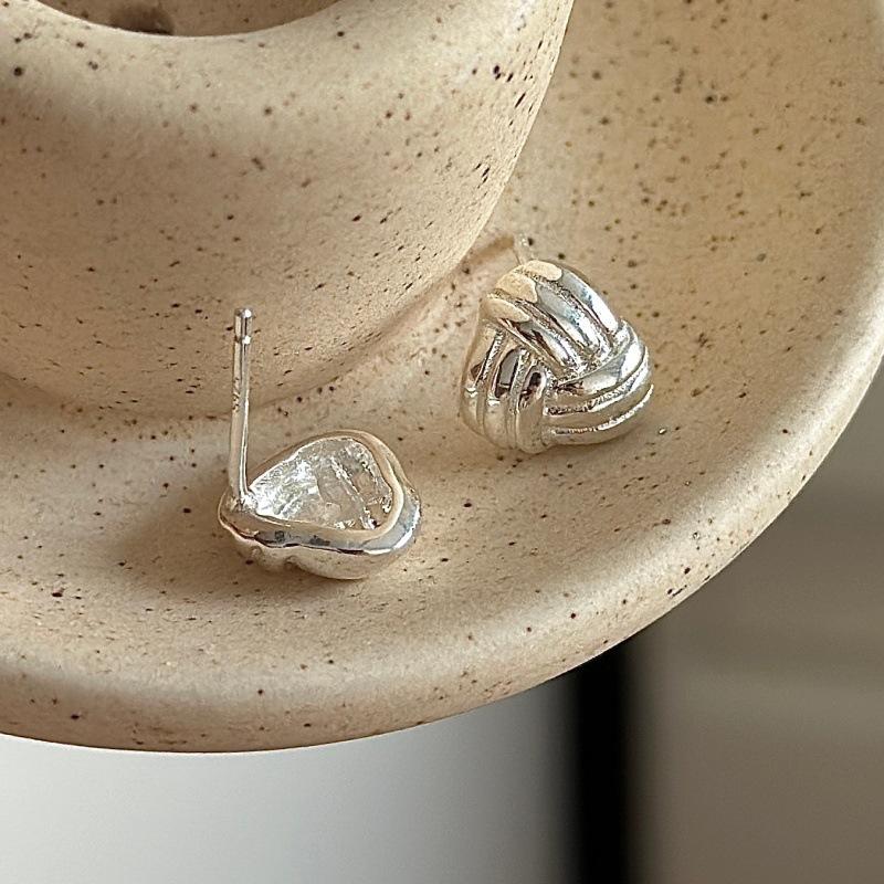 Design sense retro knotted earrings style simple fashionable retro ear jewelry