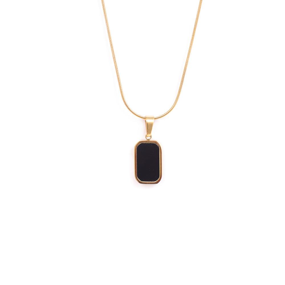 Titanium steel stainless steel necklace collarbone chain pendant European and American sweet hot-selling necklace Internet celebrity jewelry