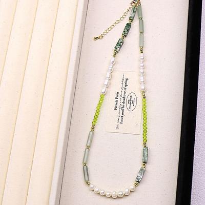 Elegante, unregelmäßige Perlen- und Kristallkette – Neuer chinesischer Stil, schicker und hochwertiger Schmuck für das Schlüsselbein.