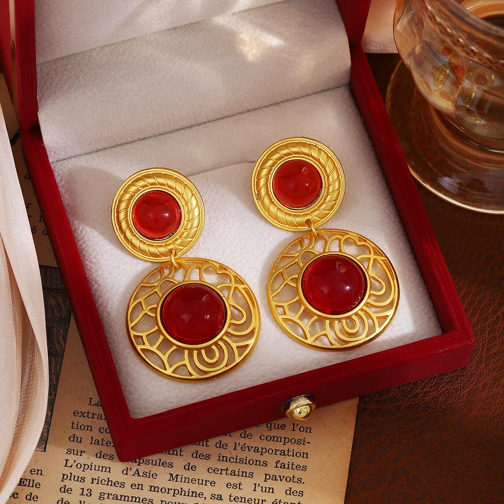 Medieval Vintage Colored Cat Eye Earrings, Heavy Industry Hollowed Out Diamond-Set Court Style High-End Fashion Earrings
