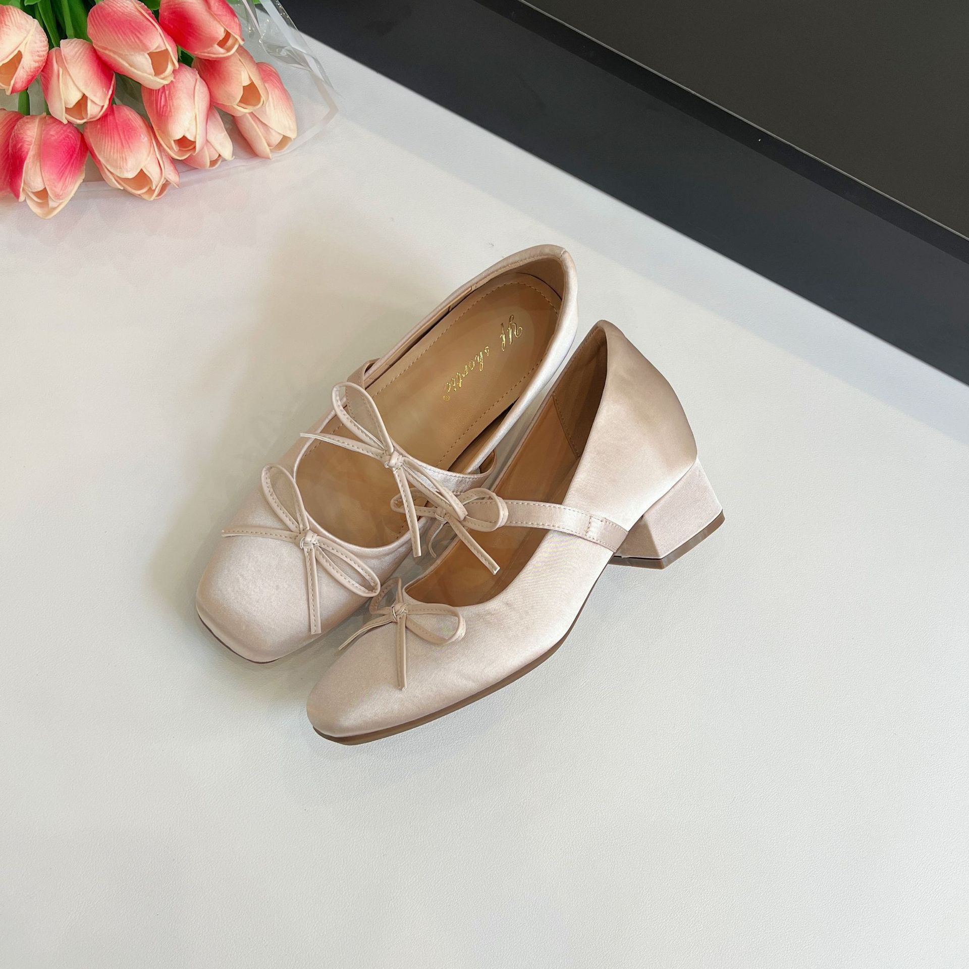 

Sheepskin version~ Gentle wind versatile square head shallow mouth single shoes 2025 summer new bow thick heel Mary Jane shoes 39