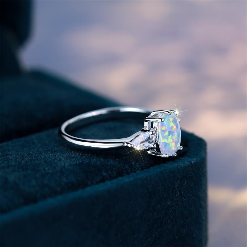 Süßer weiblicher weißer Feueropal Stein Verlobungsring Vintage Kupferfarbe Sommer Hochzeits Schmuck Für Frauen