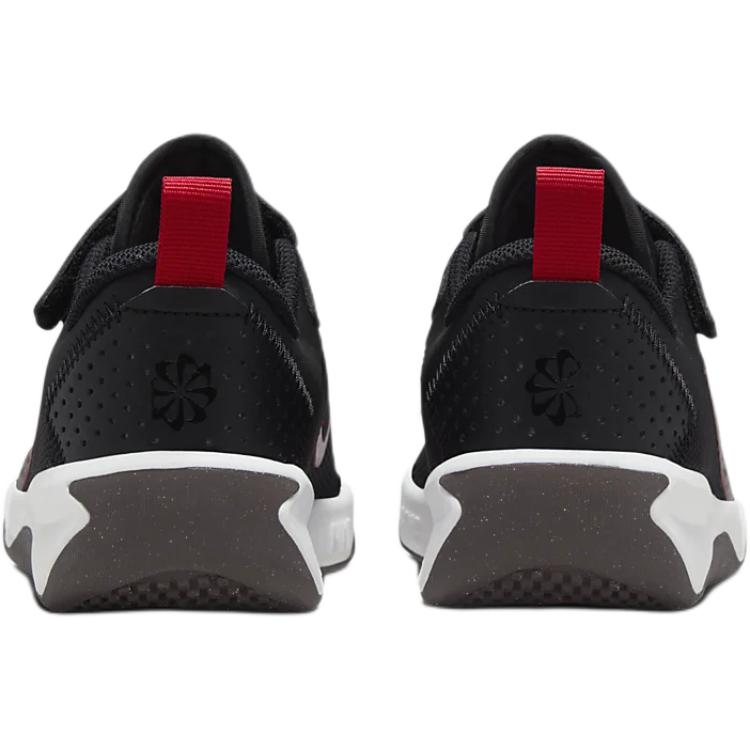 Nike Omni Multi-Court PS Schwarz Gym Red Kindersneaker Zementgrau Burgunder-Asche DM9026-008