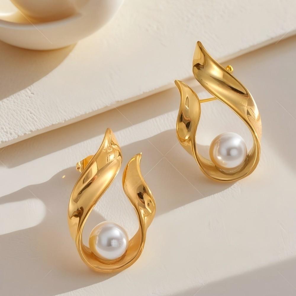 French Vintage Pearl Stud Earrings With U-shape Stainless Steel For Casual Women