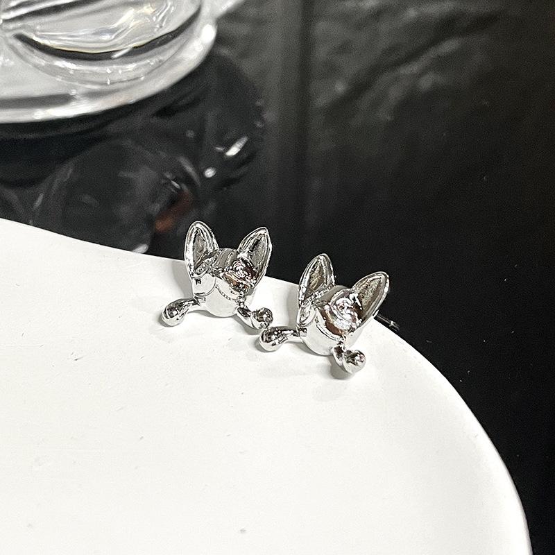 Premium Cat Stud Earrings Female Niche Design Earrings Cold Wind French G Personality Sweet Cool Wind Earrings