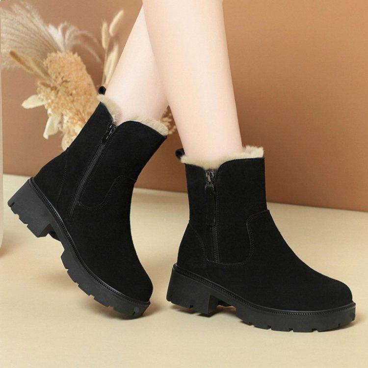 Thick-soled snow boots, piled and thickened warm cotton shoes, new autumn and winter short non-slip boots, cotton boots.