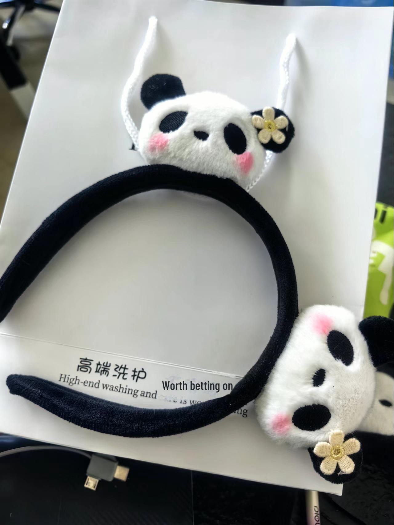 

Очаровательная повязка на голову в виде панды: Круглый, забавный и модный аксессуар для волос, который поможет девочкам умываться и укладывать волосы.