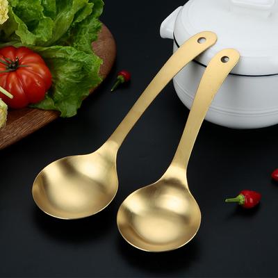Cuillère à soupe dorée en acier inoxydable avec trou de suspension, cuillère à repas domestique, cuillère commune à long manche, grande cuillère à riz, outils de table