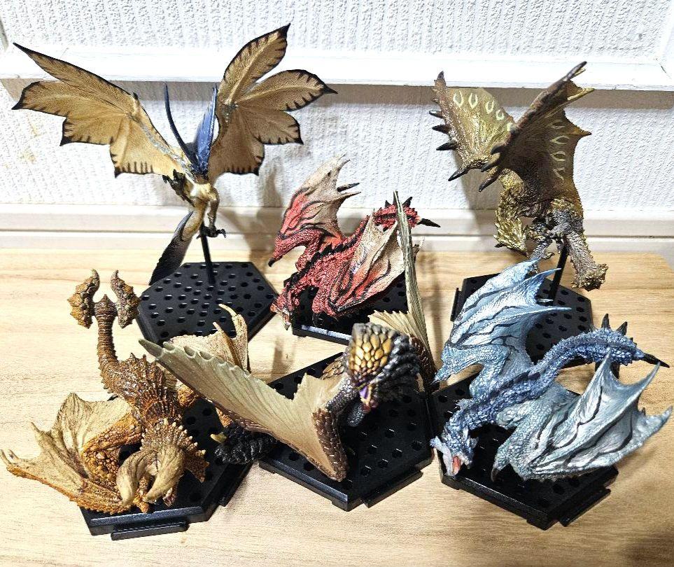 

[USED] Monster Hunter figures: Legiana, Diablos, Rare Rathalos, Rare Rathian