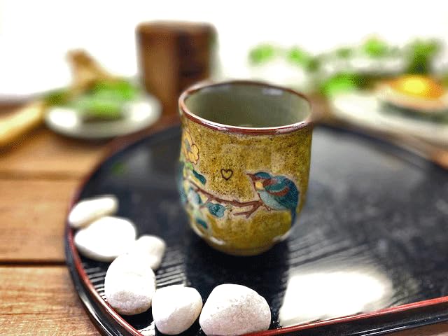 Ceașcă mică Kutani cu fir auriu pictat în galben, prună și pasăre, ceramică, 170 ml [Ceainic] [Ilustrație pe spate]