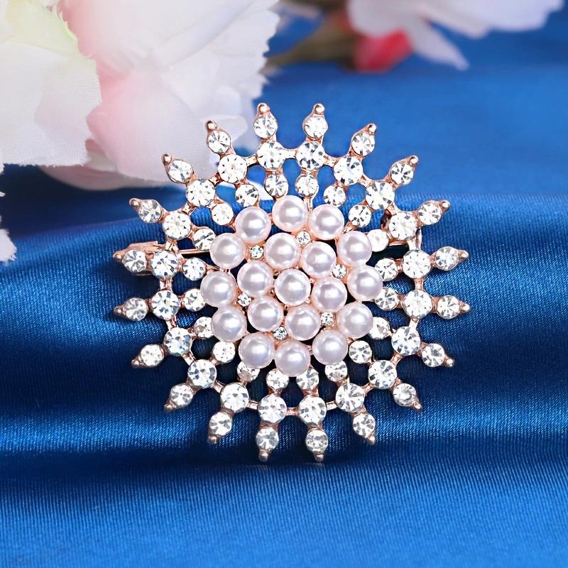 Elegant Rhinestone Heart Brooch for Women's Fashionable Clothing Accessories