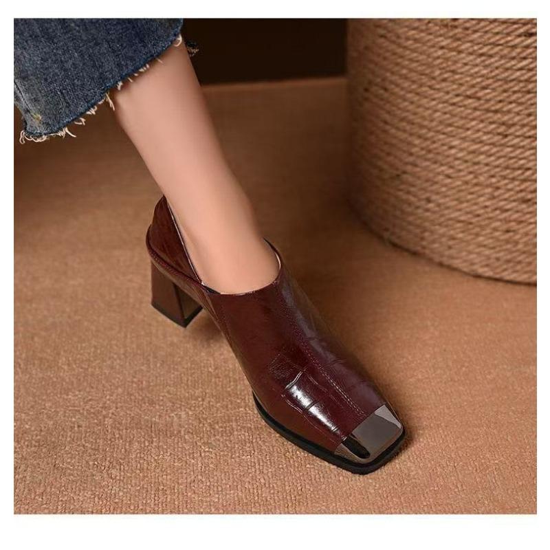 

Металлическая головка универсальные туфли на высоком каблуке женские весенне-осенние новые туфли с квадратным носком и толстым каблуком с глубоким вырезом женская модная обувь 35 коричневый