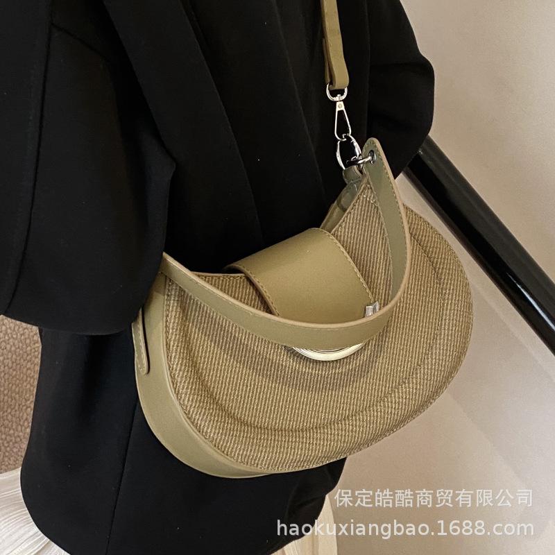 Super fire niche bag women's 2025 new fashion versatile messenger bag spring and summer popular single shoulder armpit bag