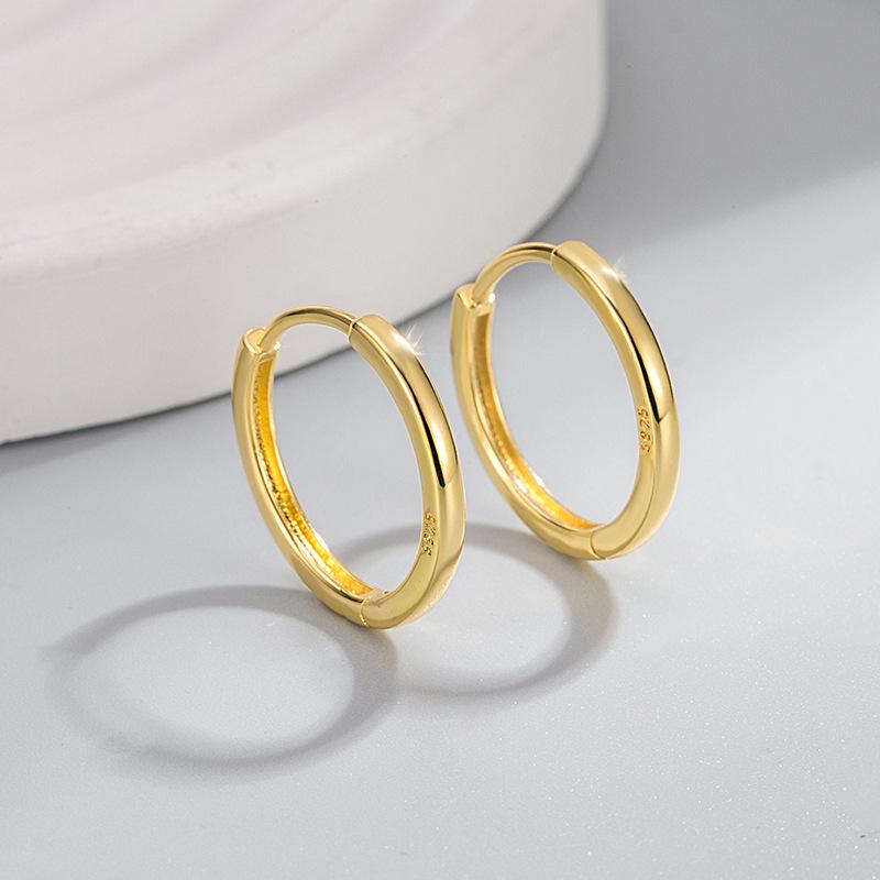 Minimalist Unisex 18K Gold Plated Hoop Ear Cuffs – Elegant and High-Quality Fashion Jewelry.