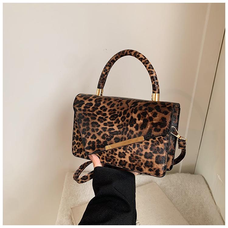 

Женская сумка высокого класса с леопардовым принтом - Модная нишевая сумка на плечо/через плечо Осень/Зима 2024 коричневый