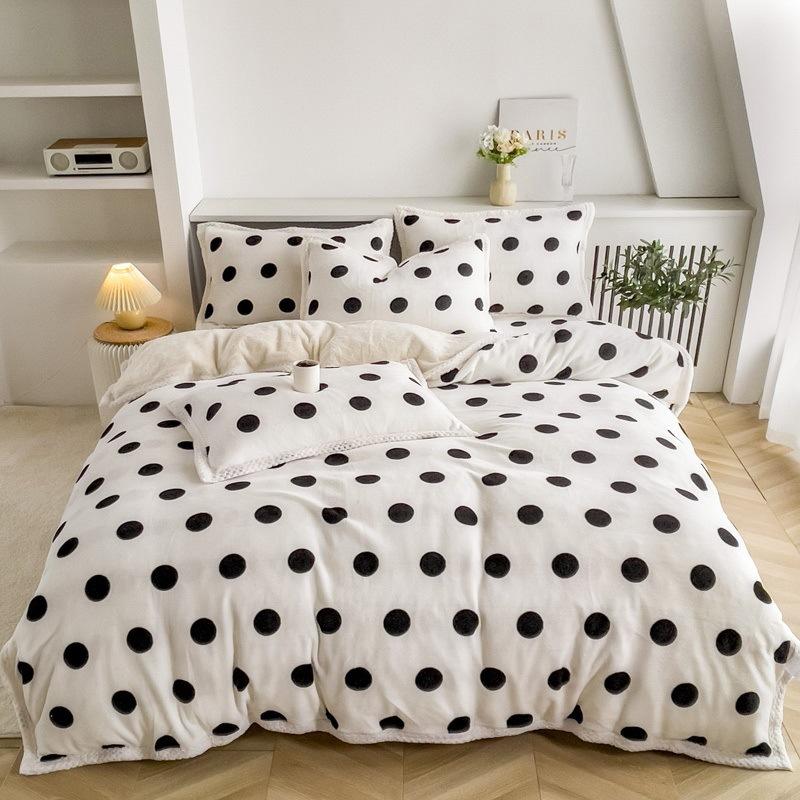 Double-Sided Thickened Milk Fleece Bed Four-Piece Set Of Fleece Lamb Fleece Children'S Quilt Cover Coral Fleece Bed Sheet To Keep Warm
