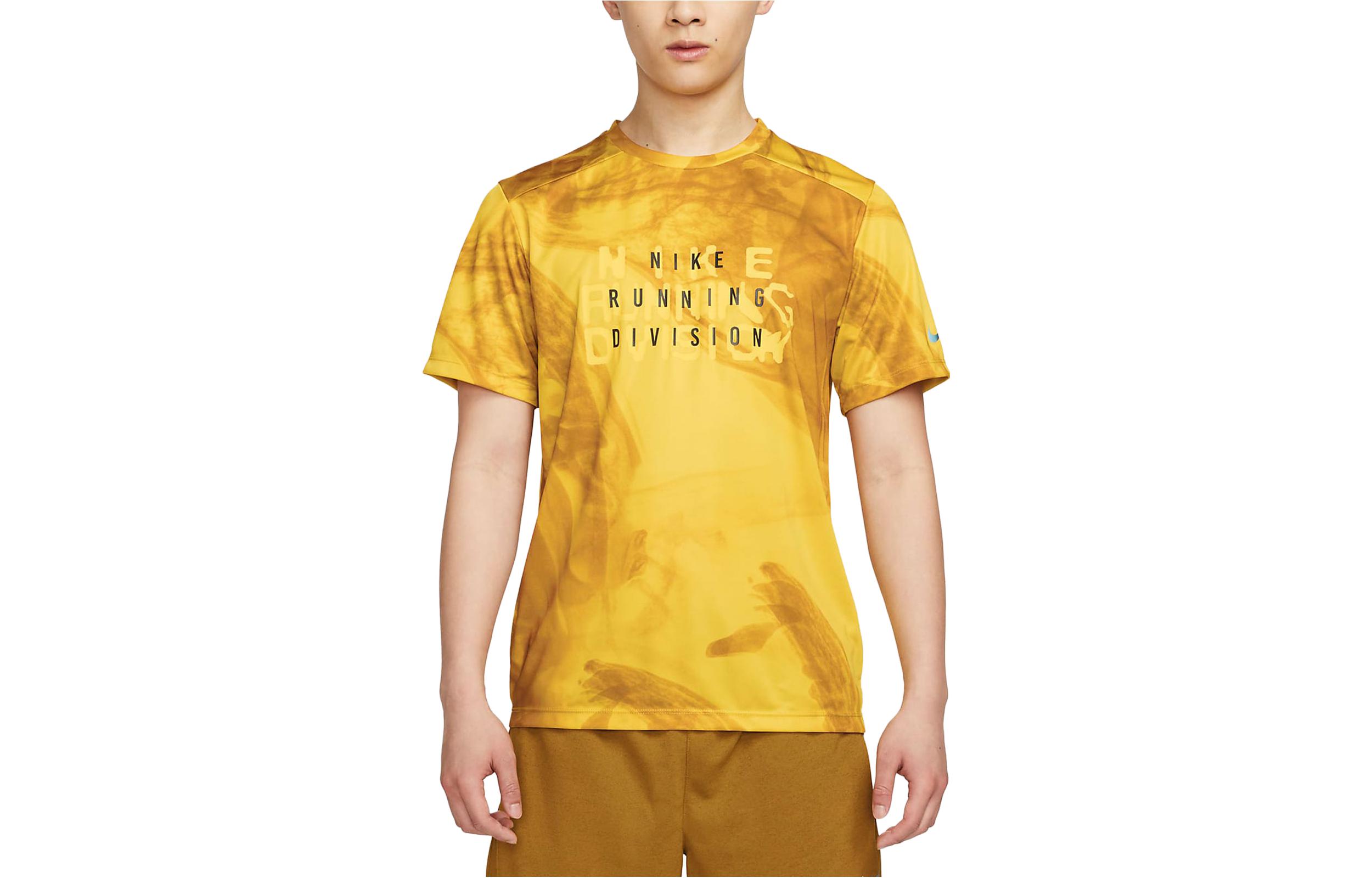 Nike T Shirts Men s Bright Sulfur Yellow Crew Neck Moderate Straight Fit FB6880-709 L