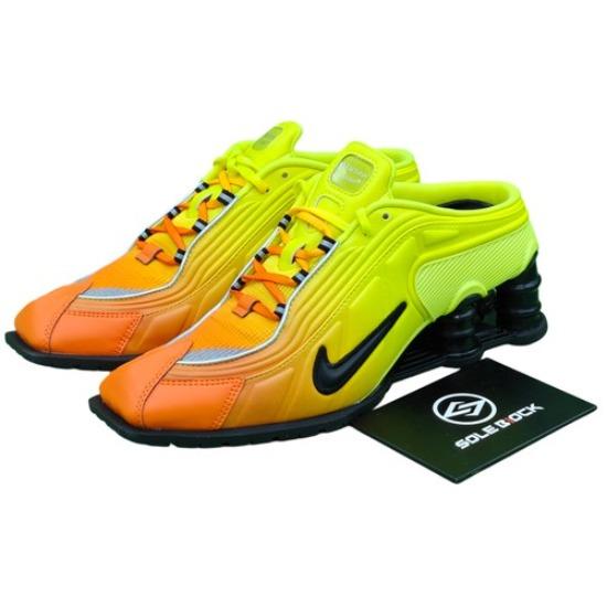 

Nike Martine Rose x Wmns Shox Mule MR4 Safety Orange DQ2401-800 EU 35.5 чорний/безпека помаранчевий колір