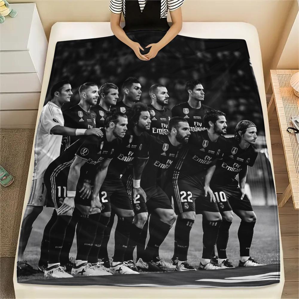 Real Madrid Team,pattern Flannel Blanket, High quality Comfortable for All Seasons, Home Decor, Warmth and Comfort, Perfect for Gifts.