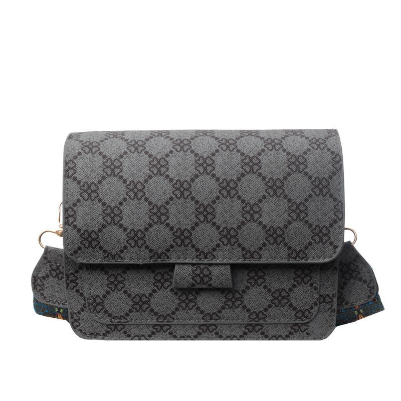 

Фактурная сумка с широким плечевым ремнем 2024 года, новая повседневная сумка через плечо в стиле ретро, модная сумка-мессенджер, персонализированная маленькая квадратная сумка