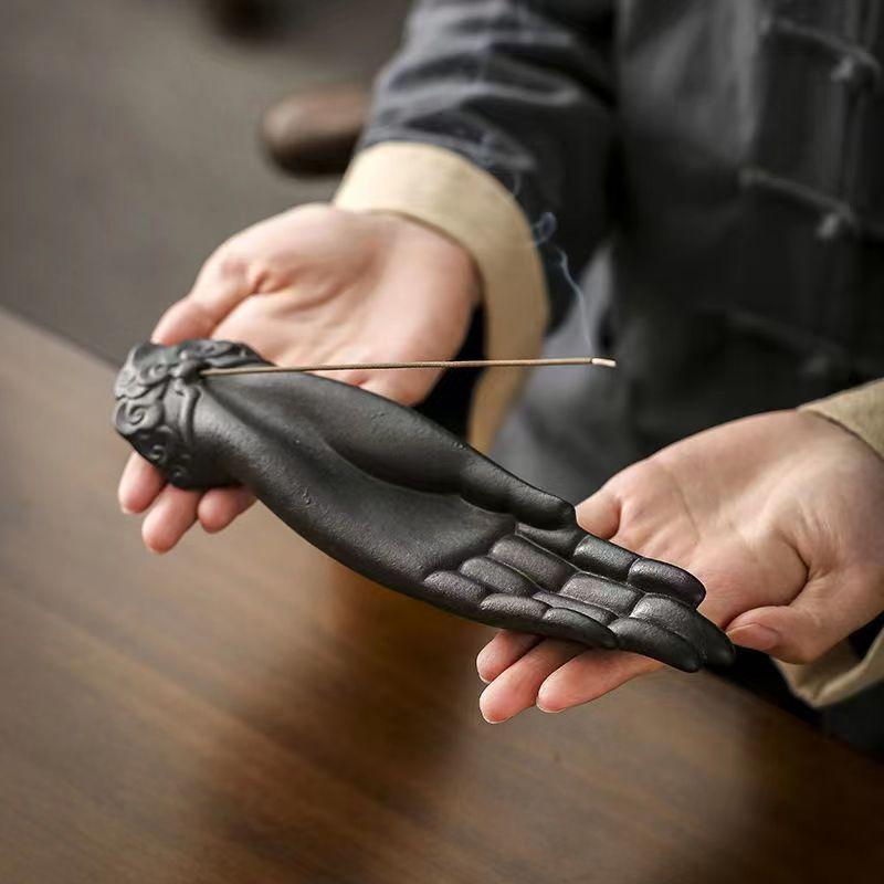 Resin Frog Palm Stick Incense Holder Sandalwood Incense Burner Zen Home Decor Durable Ash Catcher for Aromatherapy Ornaments