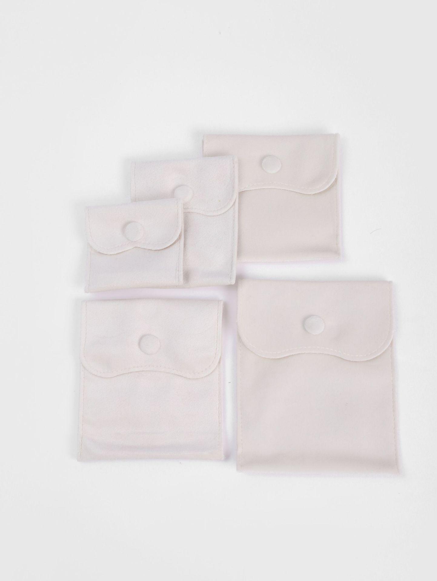 

Оксамитовий квадратний ювелірний мішок на ґудзиках - портативний, антиокислювальний мішок для зберігання