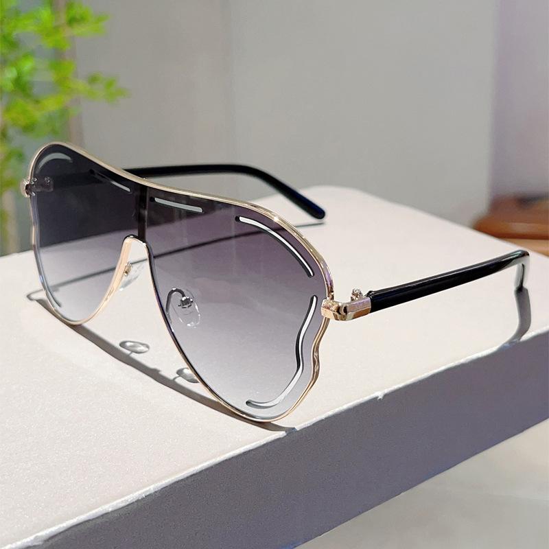 

Oversized Shield One-Piece Punk Sunglasses Women 2025 Luxury Brand Square Sun Glasses For Ladies Metal Big Frame Eyewear UV400 серый