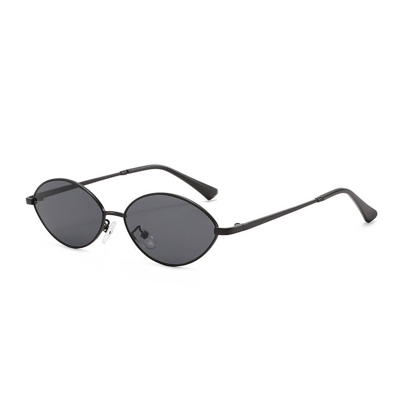 Trendy Euro-American Metal Frame Small Sunglasses for Women: Retro Street Style with High-End Appeal