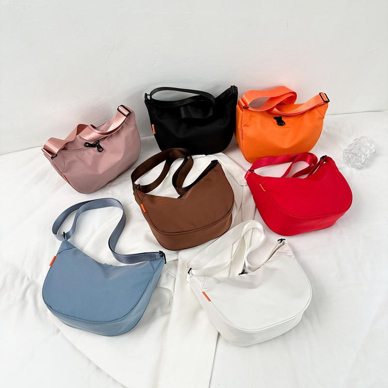 Stylish High Quality Luxurious Large Capacity Solid Color Shoulder Bag For Everyday Use