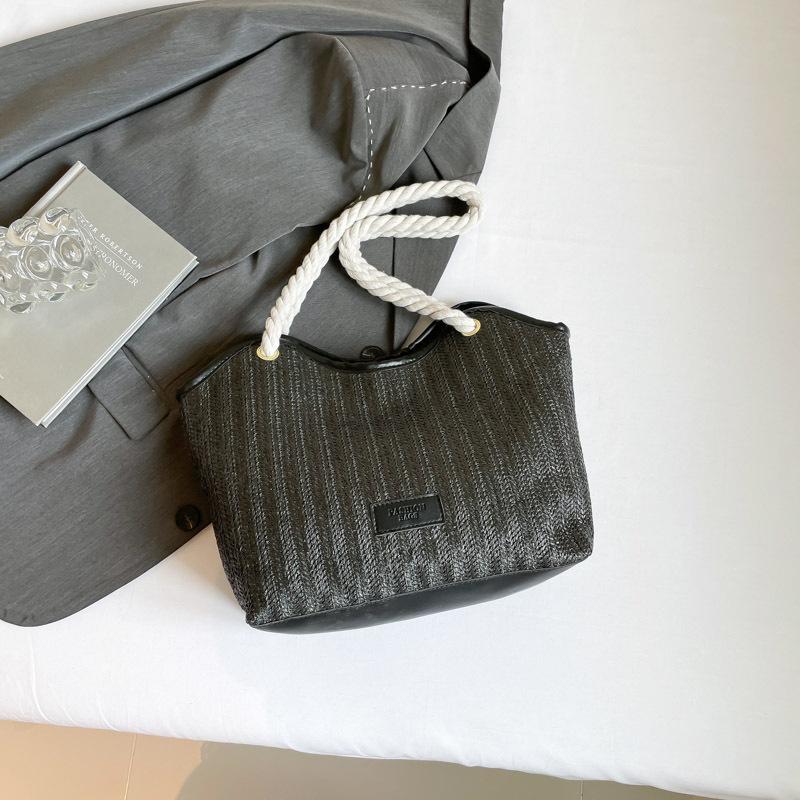 Fashion summer weaving beautiful simple casual portable shoulder armpit bag versatile large capacity students commute to class