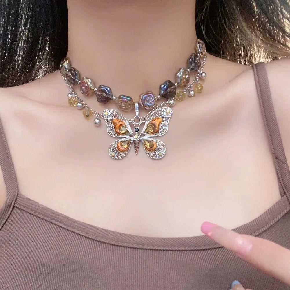 Vintage Butterfly Flower Pendant Necklaces Light Luxury Clavicle Chain Jewelry Accessories