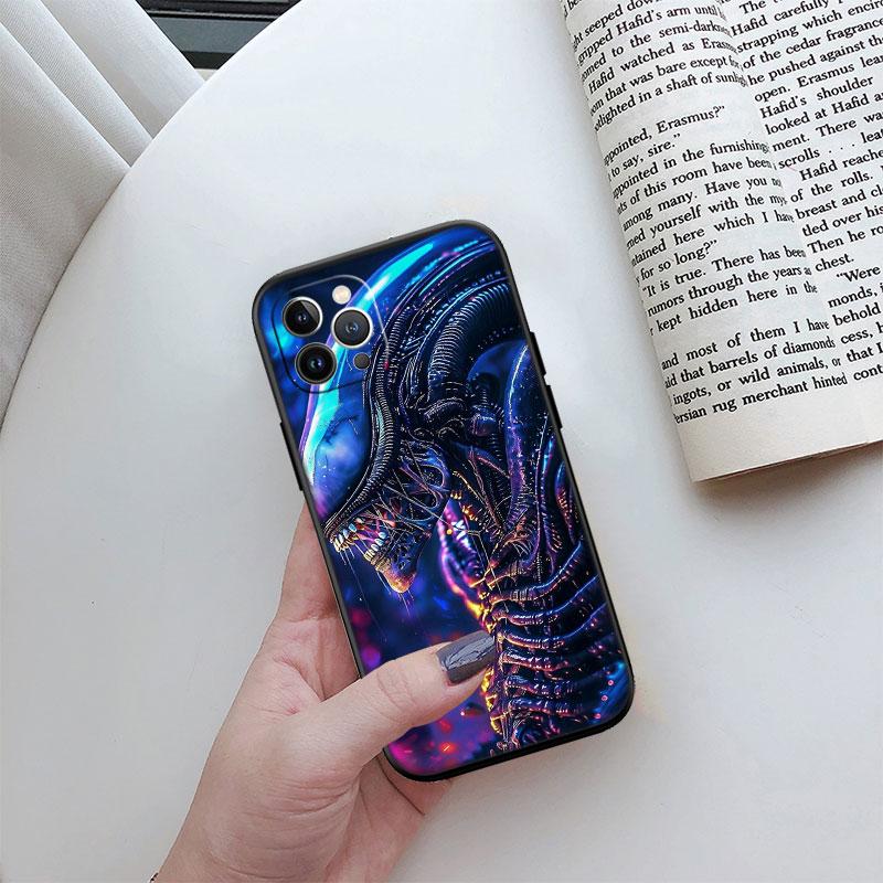 Aliens vs Predator Xenomorph Phone Case for Samsung Galaxy M56 A36 A32 A33 A05 A05S A06 A16 A20 A11 A12 A13 A15