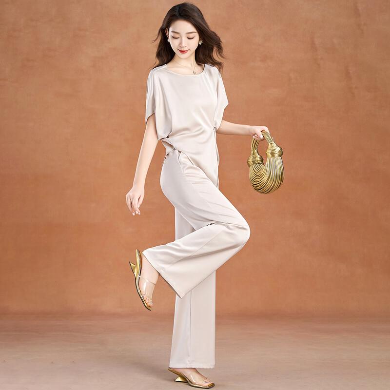 Elegantes Damen Zweiteiler-Anzug aus Eis-Seide mit Falten