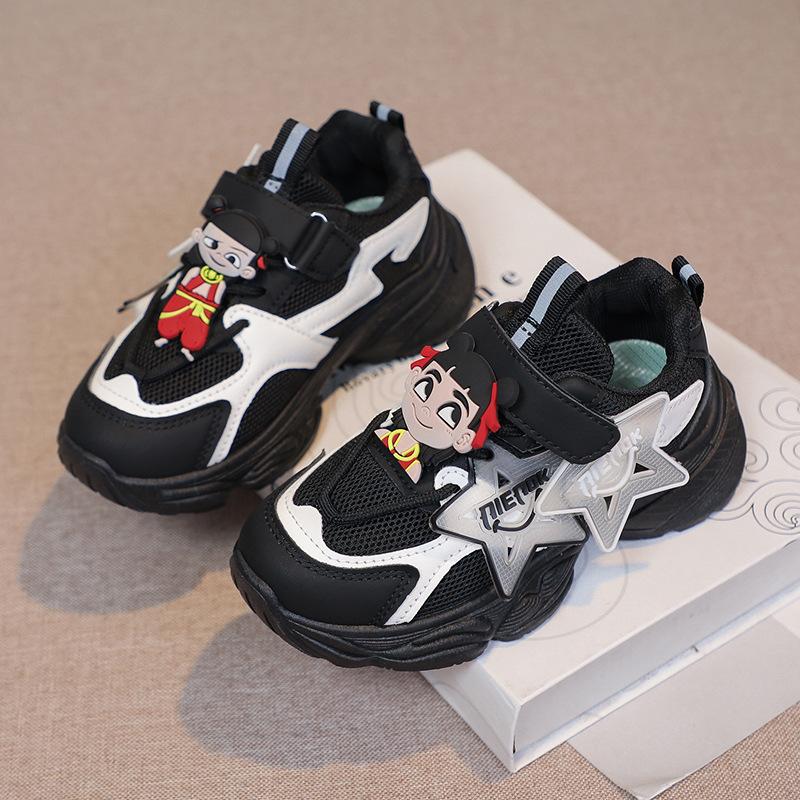 Nezha girls shoes 2025 spring and autumn new children's mesh sports shoes soft sole girls running dad shoes breathable