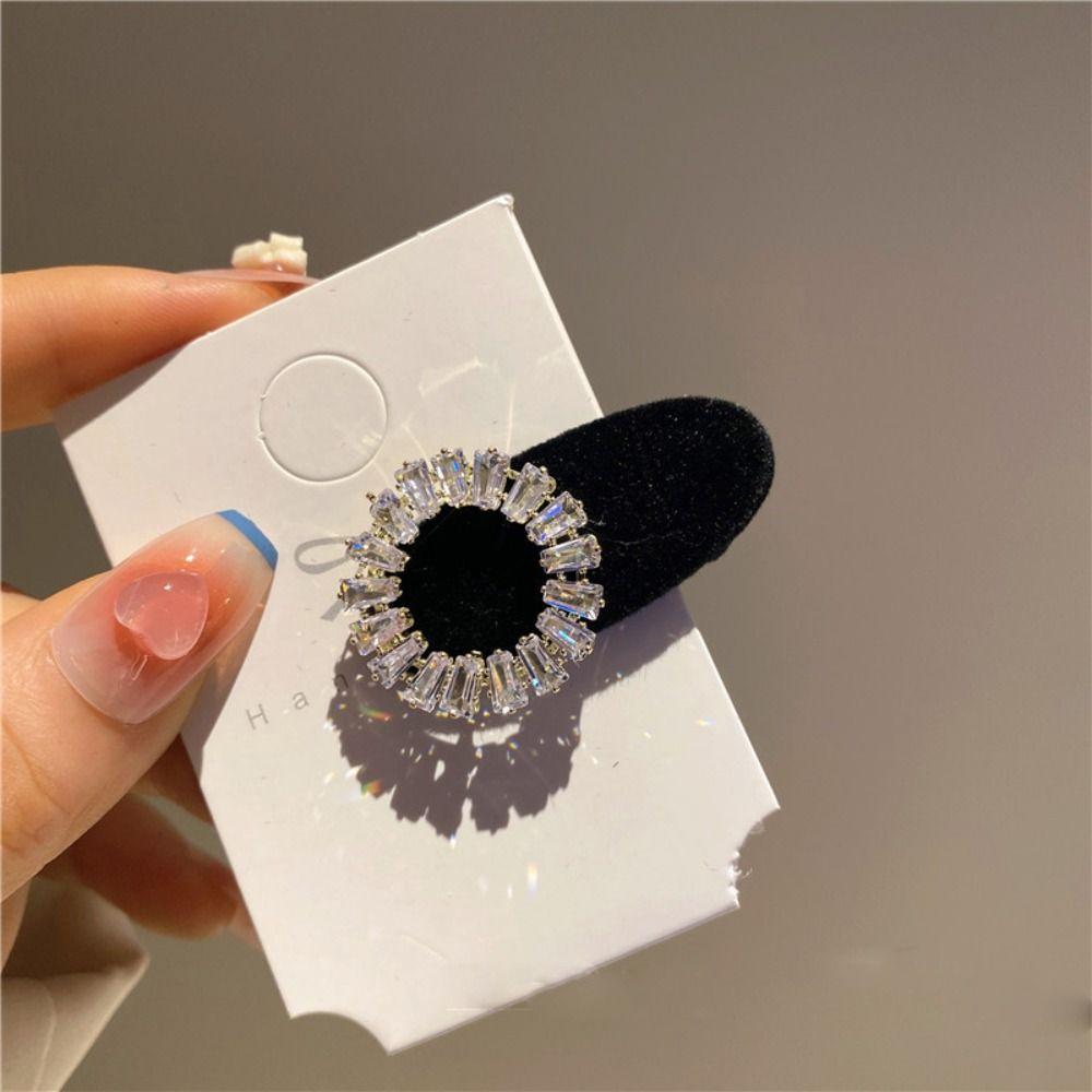 Temperament BB Clip Luxury Hairband Bow Rhinestone Girls Hair Clip Sweet Barrettes Korean Style Hairpin Velvet Duckbill Clip