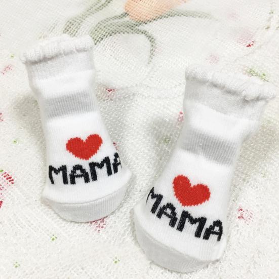 1 Pair Baby Socks with "I Love Dad/Mom" Pattern Cotton Striped Socks for Newborns 0-6 Months Cute Shower Gift & Daily Wear
