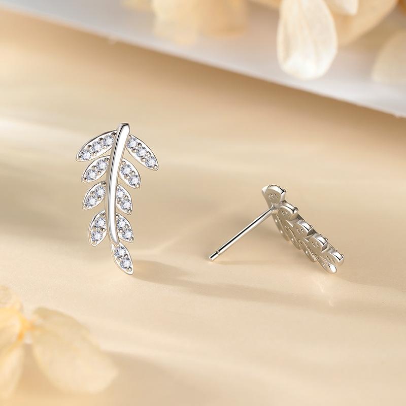 Trend Diamond-encrusted Leaf Stud Earrings Female Simple Personality Versatile Fashion Temperament Small Fresh Earrings