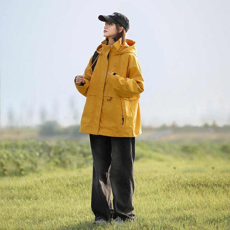 Rose Huang Yimei Větruodolná 3v1 odepínací bunda ve stylu celebrity