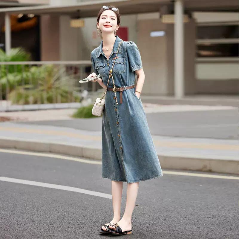 

Женское джинсовое платье миди приталенного силуэта в стиле ретро, с коротким рукавом и для миниатюрной фигуры M