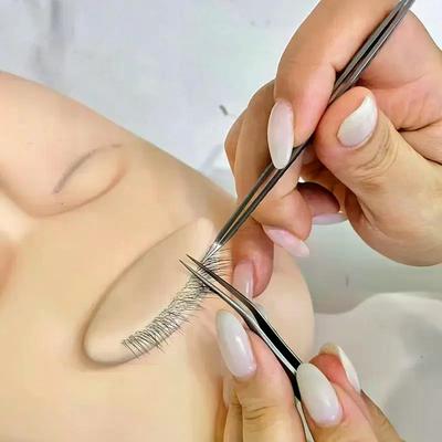 1 Stück Wimpern-Übungs-Silikonmodell mit realistischen Wimpernverlängerungen, Wiederverwendbares Trainings-Augenlid-Wimpernverlängerungs-Werkzeug