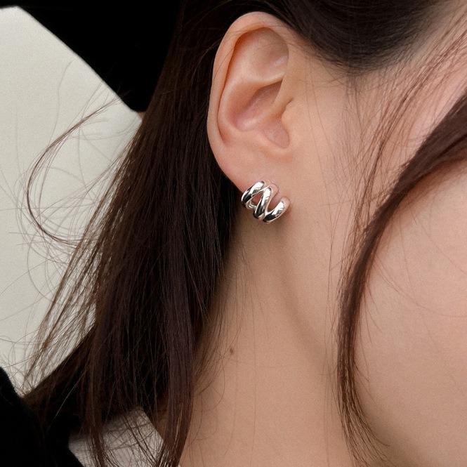 Niche Korean Retro Multi-Circle Metal Stud Earrings - Versatile, Simple, Copper-Plated Gold