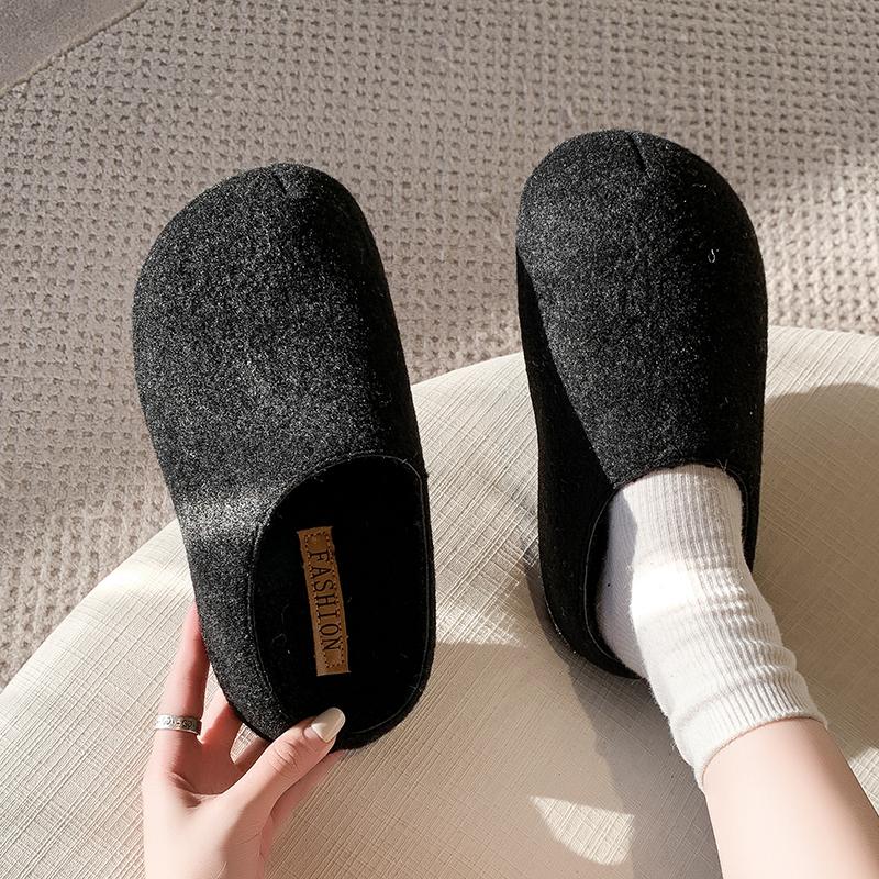 Fashion New Suede Leather Slippers Women Round Toe Flat Slides Outdoors Casual Mules Shoes Women Comfort Thick Sole Half Slippers Woman
