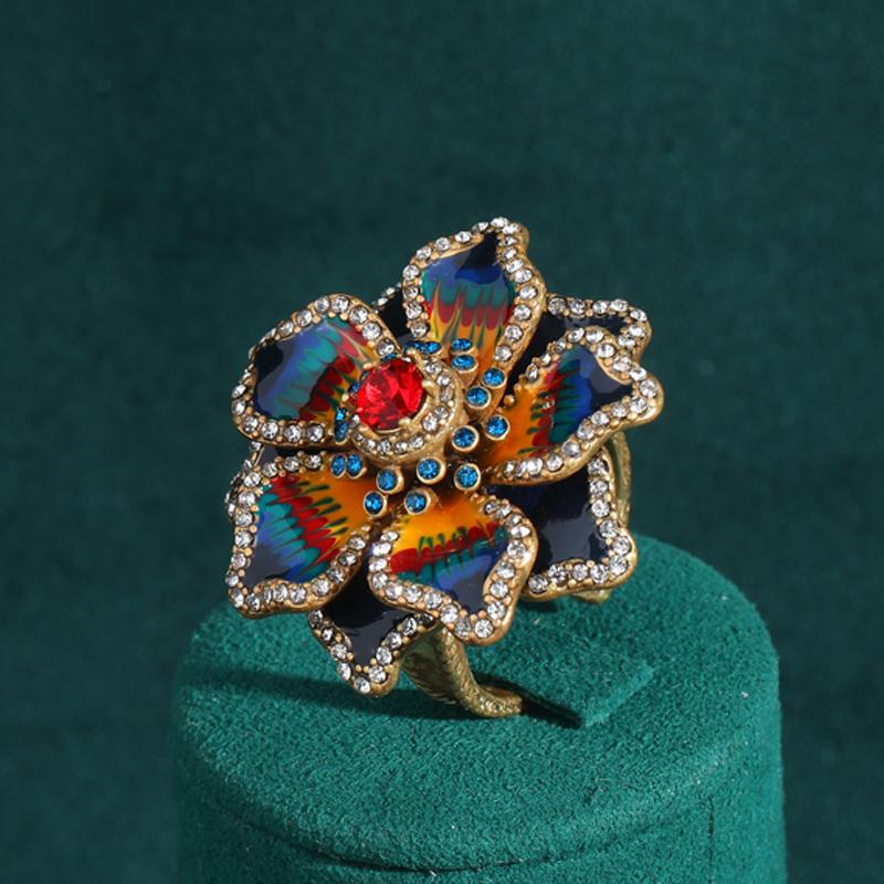 Antique Gold Color Flower Ring Decoration Woman Floral Luxury Rhinestones Enamel Vintage Jewelry Designer Valentine Day Gifts