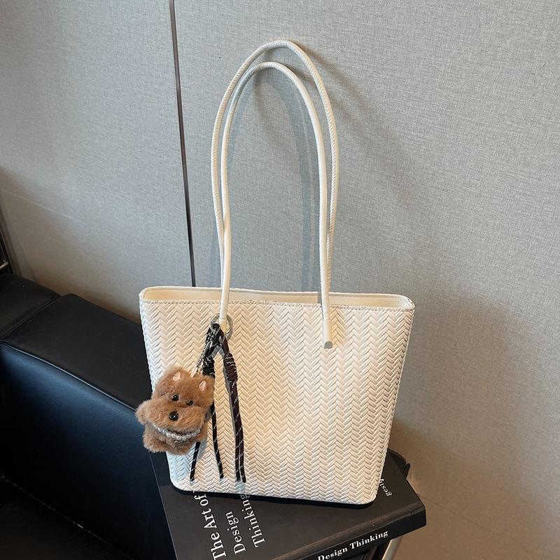 

Large-capacity bag women s new autumn and winter retro woven shoulder bag niche commuter tote bag бежевый